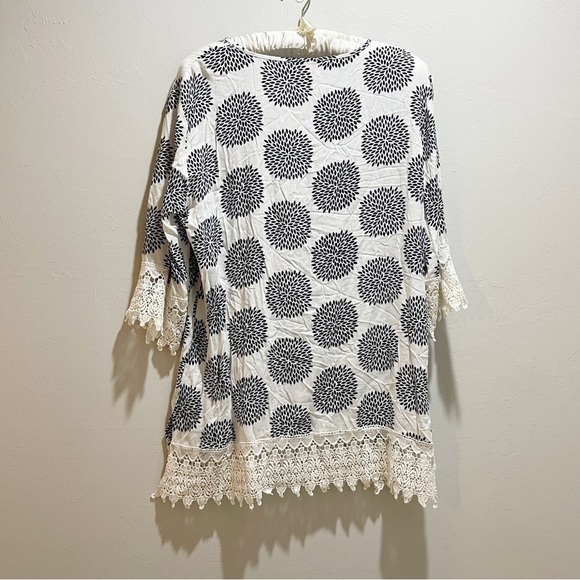 TOP IT OFF Women’s White Black Floral Lace Trim Pullover Dress Cover Up Size L - Picture 2 of 7
